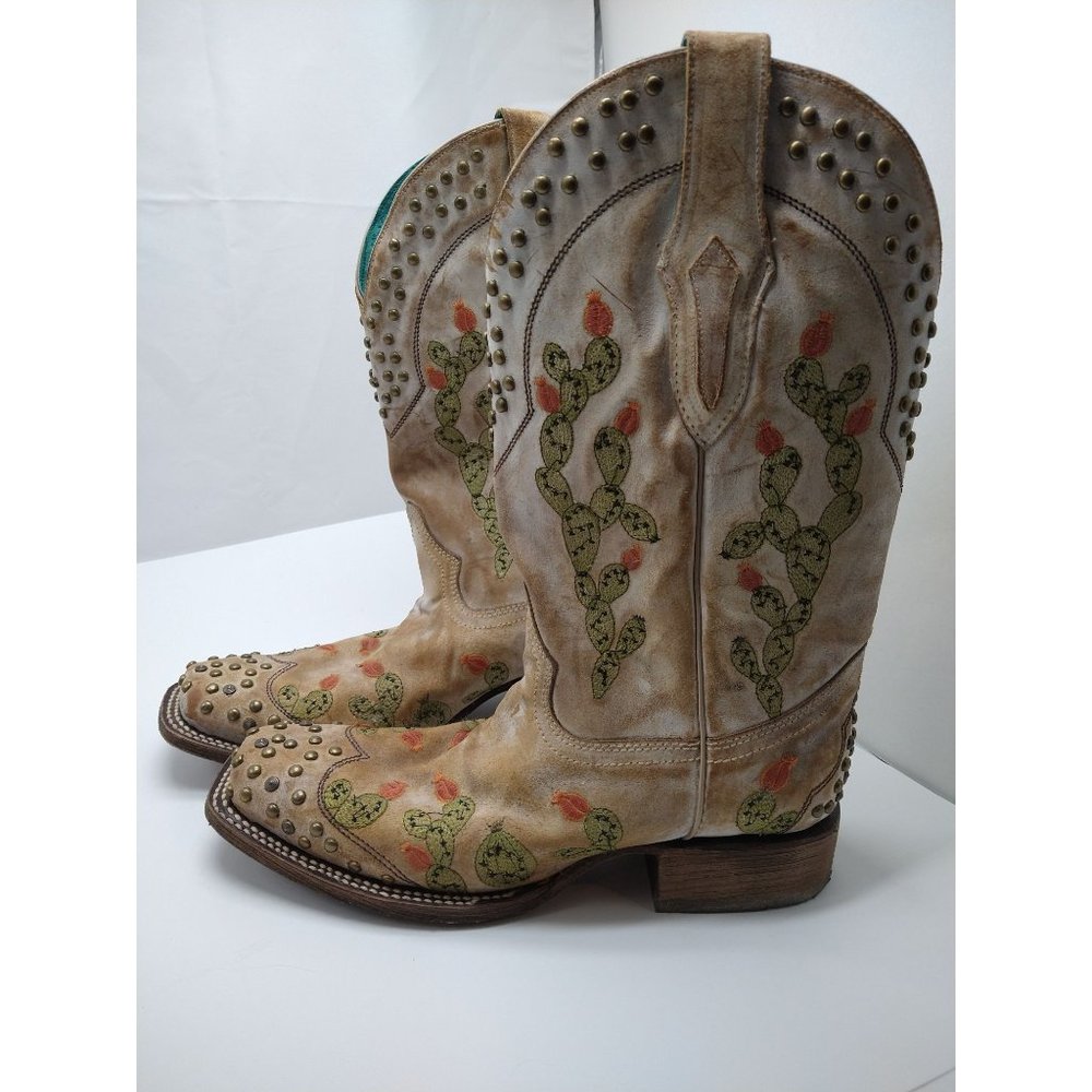Corral western sz 10, embroidered studded leather cowboy boots